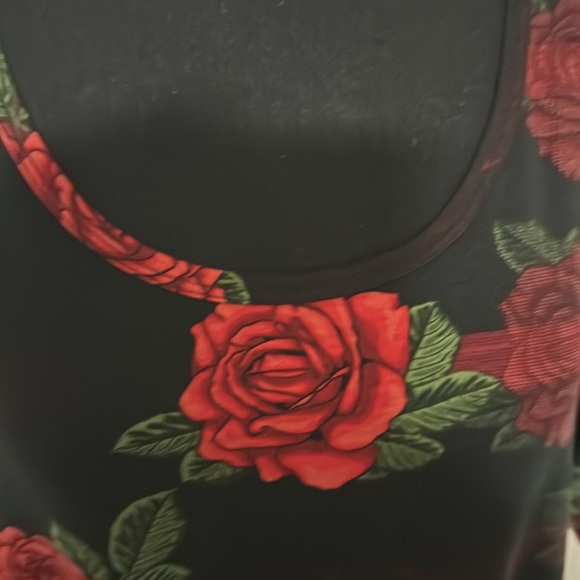 Large Lularoe top with roses 🌹 - Picture 7 of 7